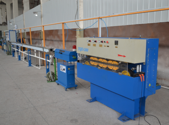 電伴熱帶拉內護套